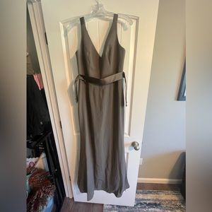 Vera Wang, charcoaly/grey, fits beautifully, well structured dress. Worn once